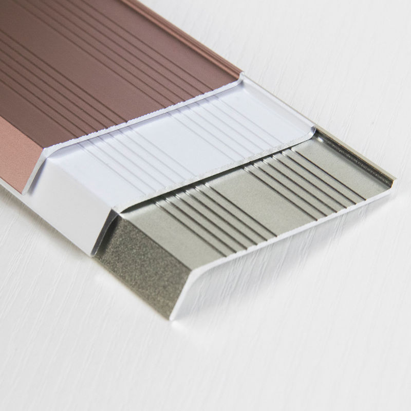 กระดานข้างก้นอะลูมิเนียมกาวตนเองป้องกันผนังตู้ครัว Baseboard